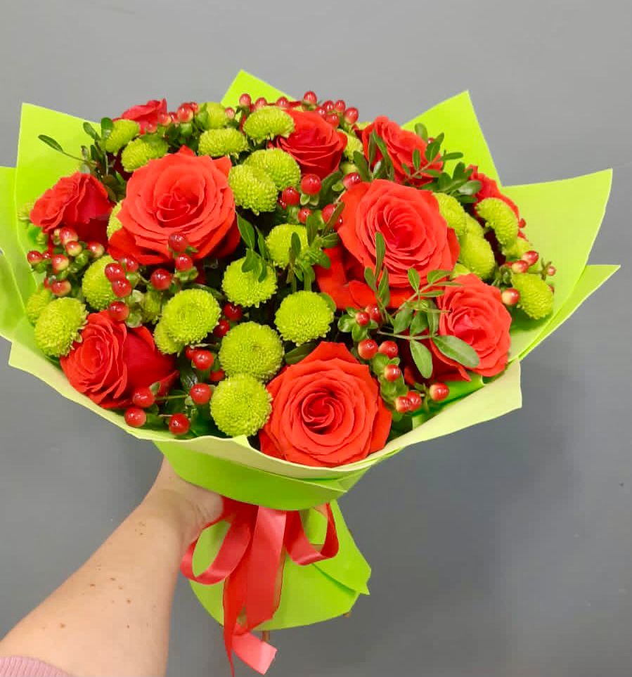 Букет цветов из: Хризантемы и Розы в Крыму Ростовская область