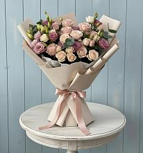 Букет цветов из:  Розы и Лизиантусы в Крыму Ростовская область