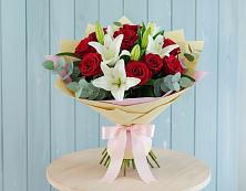 Букет цветов из:  Лилии и Розы в Крыму Ростовская область