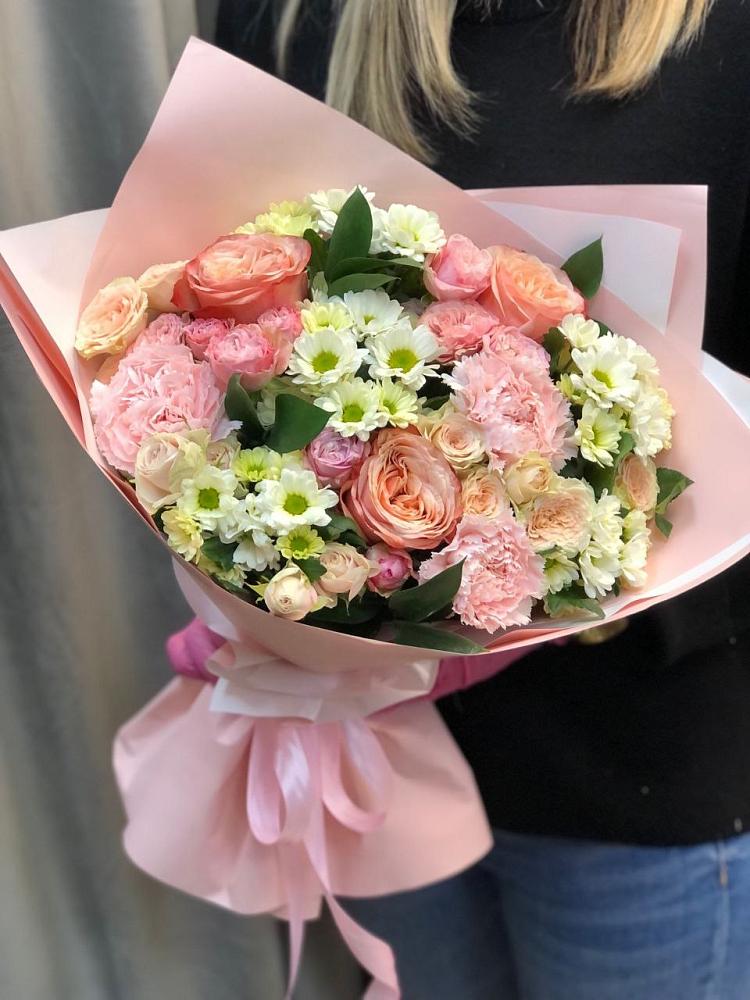 Букет цветов из: Гвоздики, Розы и Хризантемы в Крыму Ростовская область