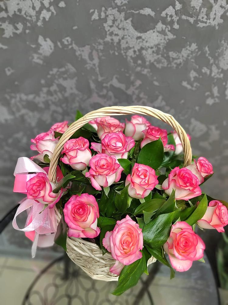 Цветочная композиция из Розы в корзине в Крыму Ростовская область
