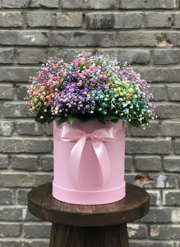 Цветочная композиция из Гипсофила и Розы в шляпной коробке в Крыму Ростовская область