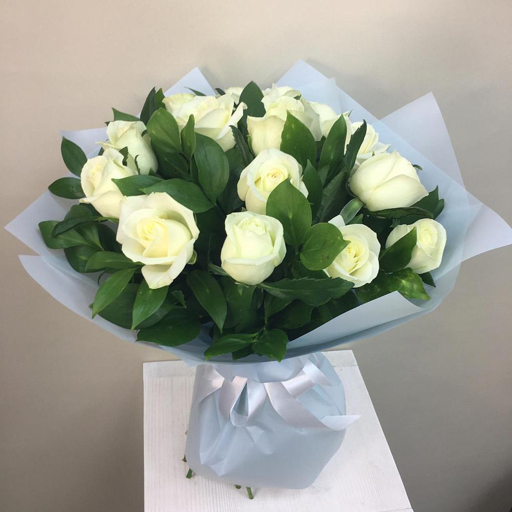 Букет 15 Белых роз Проуд в Крыму Ростовская область