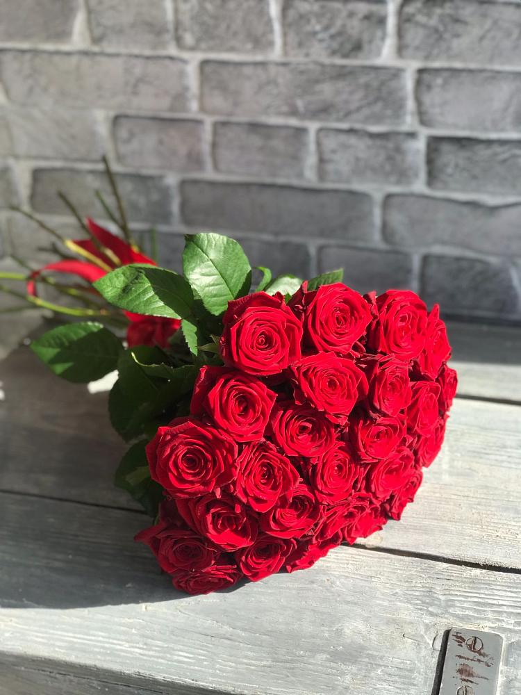 Букет Красные розы Фридом в Крыму Ростовская область