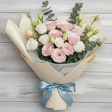 Букет цветов из:  Лизиантусы в Крыму Ростовская область