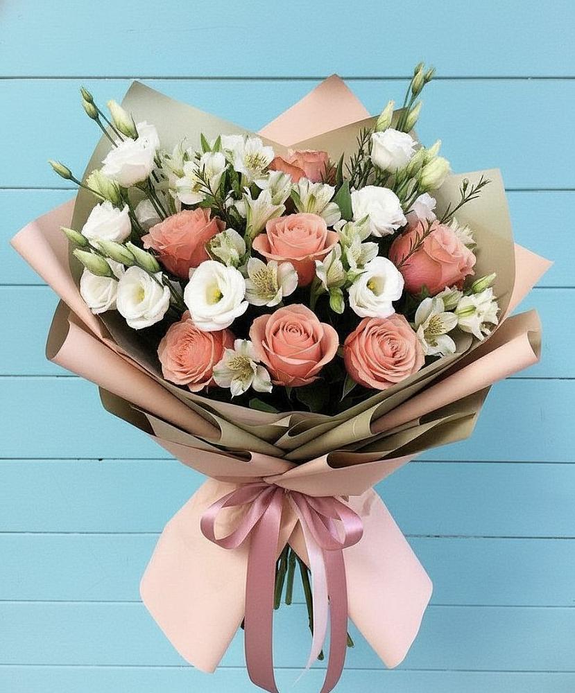 Букет цветов из: Розы, Альстромерии и Лизиантусы в Крыму Ростовская область