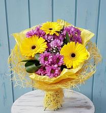 Букет цветов из:  Хризантемы и Герберы в Крыму Ростовская область