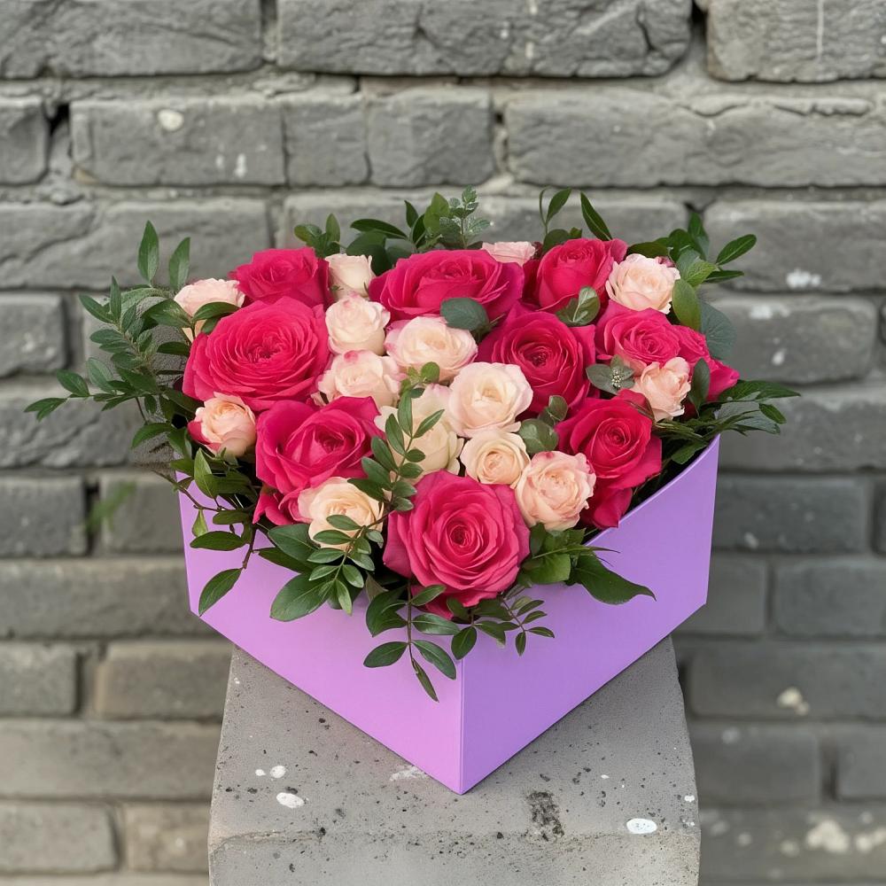 Цветочная композиция из Розы в коробке в Крыму Ростовская область
