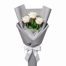 Букет 3 белые розы в Крыму Ростовская область