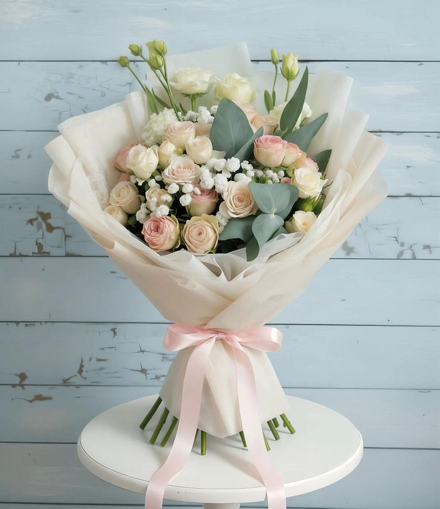 Букет цветов из: Розы и Лизиантусы в Крыму Ростовская область