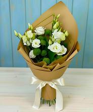 Букет цветов из:  Хризантемы и Лизиантусы в Крыму Ростовская область