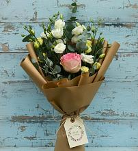 Букет цветов из:  Розы и Лизиантусы в Крыму Ростовская область