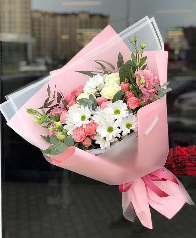Букет цветов из: Розы, Лизиантусы и Хризантемы в Крыму Ростовская область