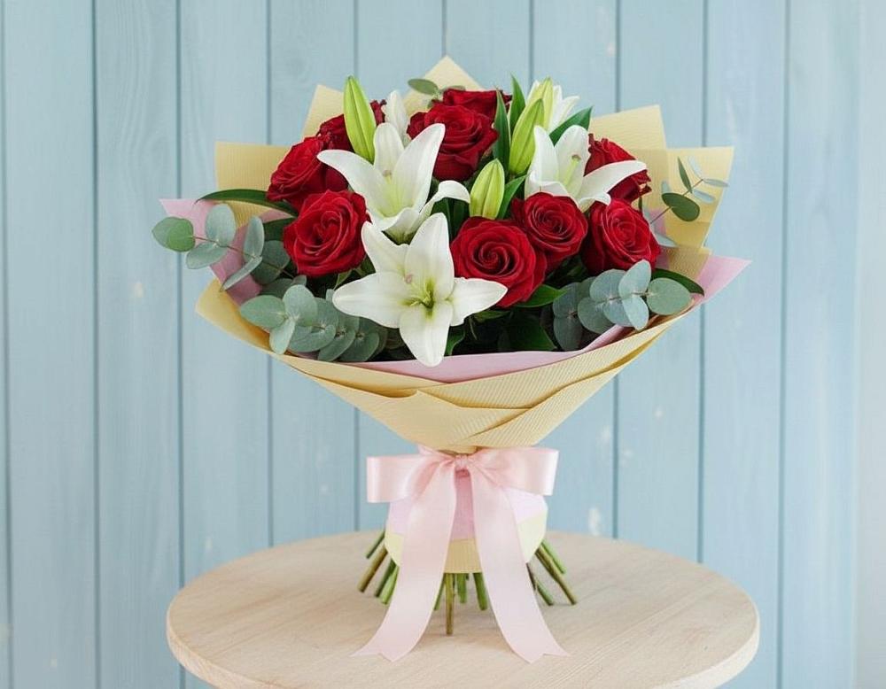 Букет цветов из: Лилии и Розы в Крыму Ростовская область